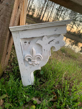 Load image into Gallery viewer, French Country Fleur de lis wood corbel pair

