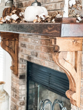 Load image into Gallery viewer, Pair of Rustic Farmhouse Corbels
